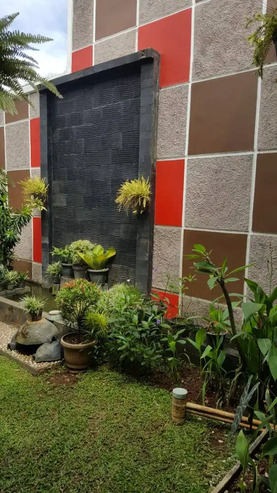 Jual rumah !! Tanah dan bangunan sangat luas Nyaman lokasi villa dago