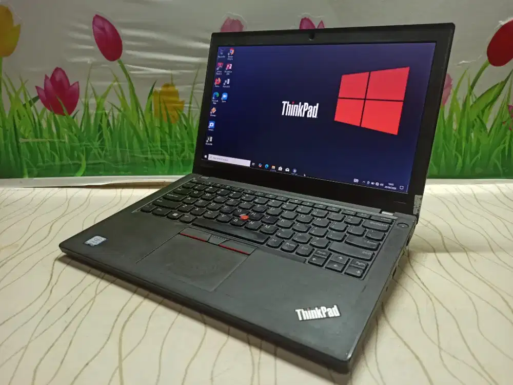 Laptop karyawan /mahasiswa.. Lenovo Thinkpad X270 i5 Gen6 /8Gb /256 gb