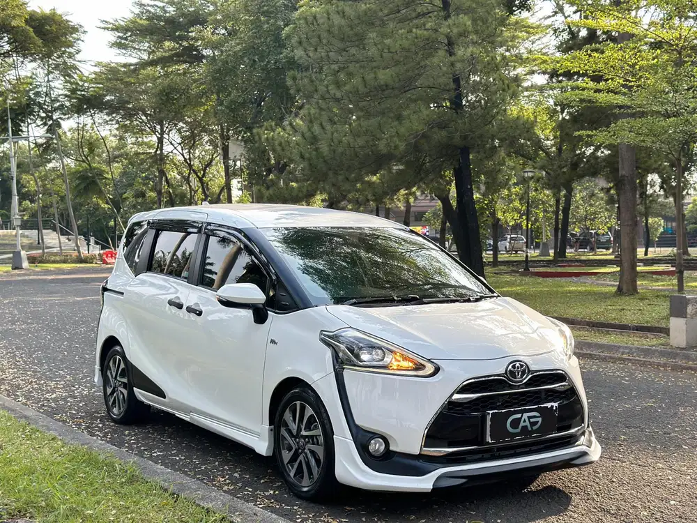 Toyota Sienta Q AT 2017
