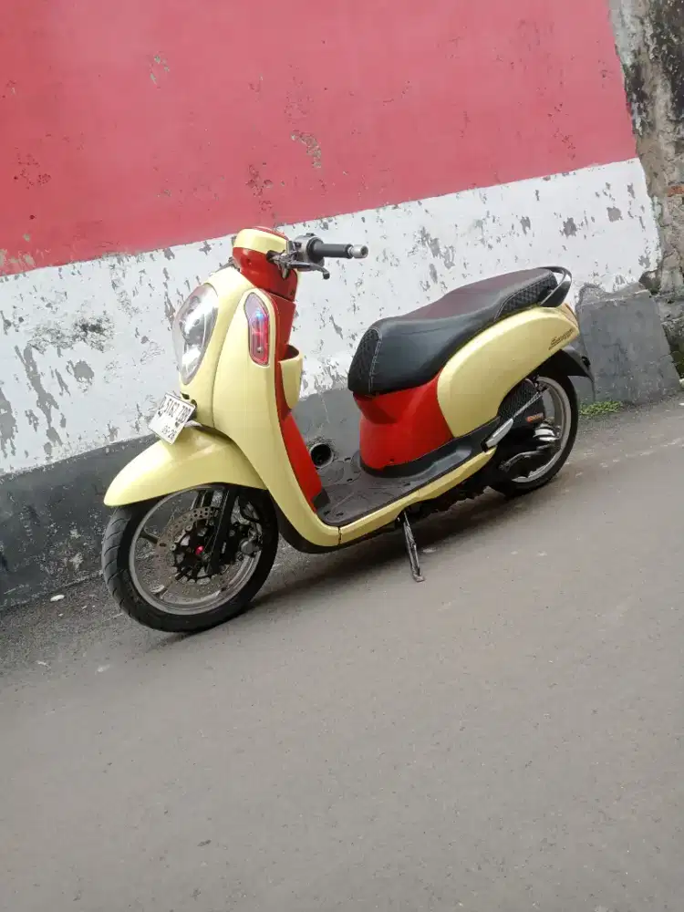 Scoopy PGM-FI 2013