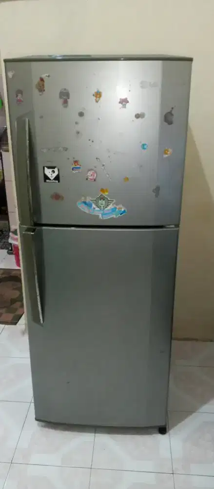 Kulkas LG dingin bagus tinggal ganti freon air netes aja