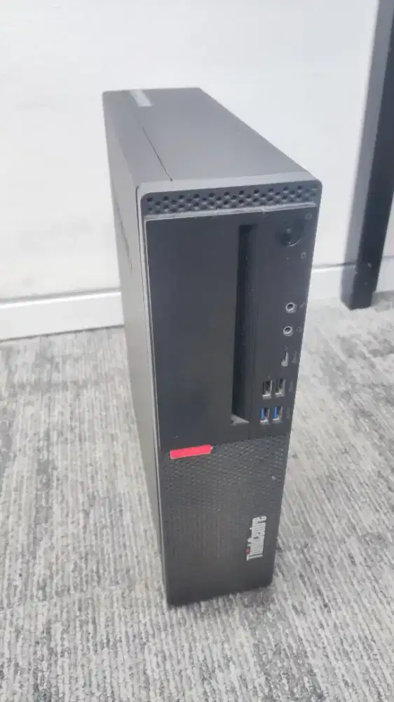 Lenovo ThinkCentre M720s i3 Gen 8th, 8GB DDR4 HDD 500GB