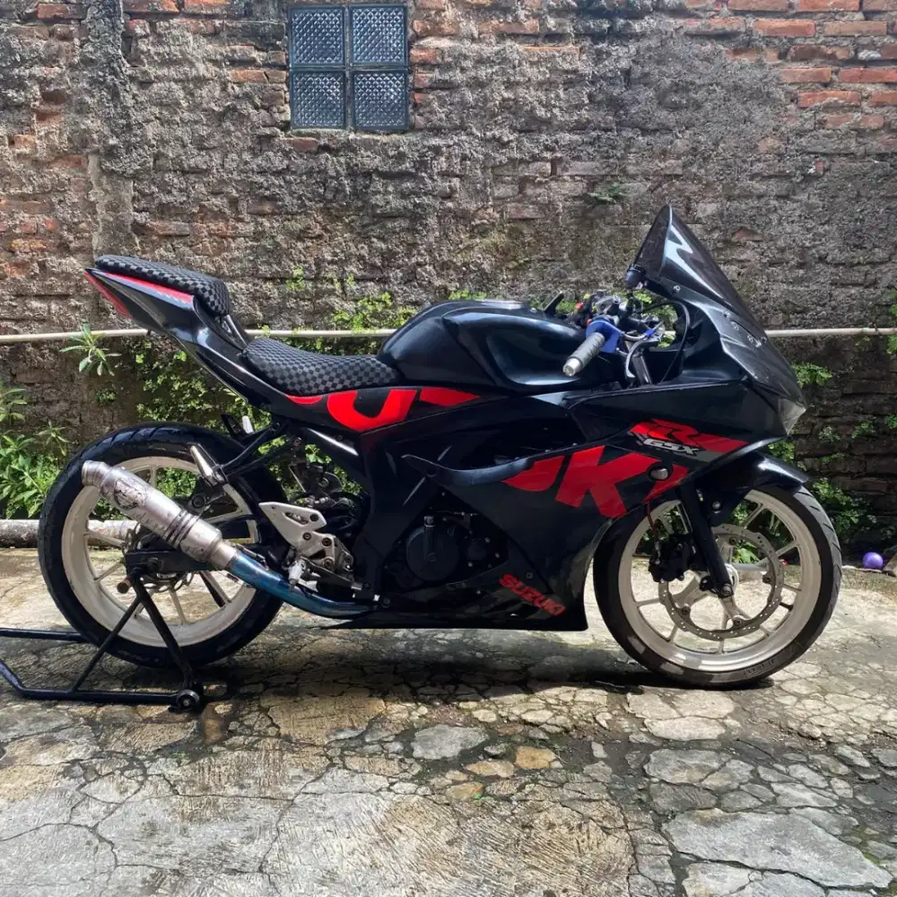 Suzuki gsx 150 Plat E cirebon Kaleng 2028