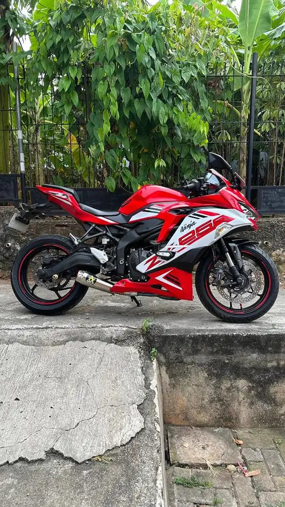 ZX25R ABS QS merah putih! NINJA ZX kondisi super LIKE NEW ISTIMEWA