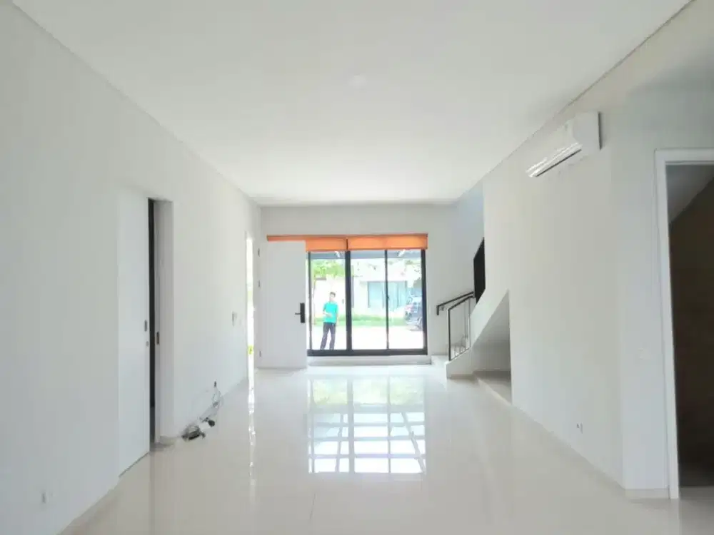 Dijual Rumah Cantik Rapih 2 Lantai Bebas Banjir Dalam Cluster Lokasi Strategis Dekat Fresh Market di Discovery Bintaro Tangsel Sc-16246