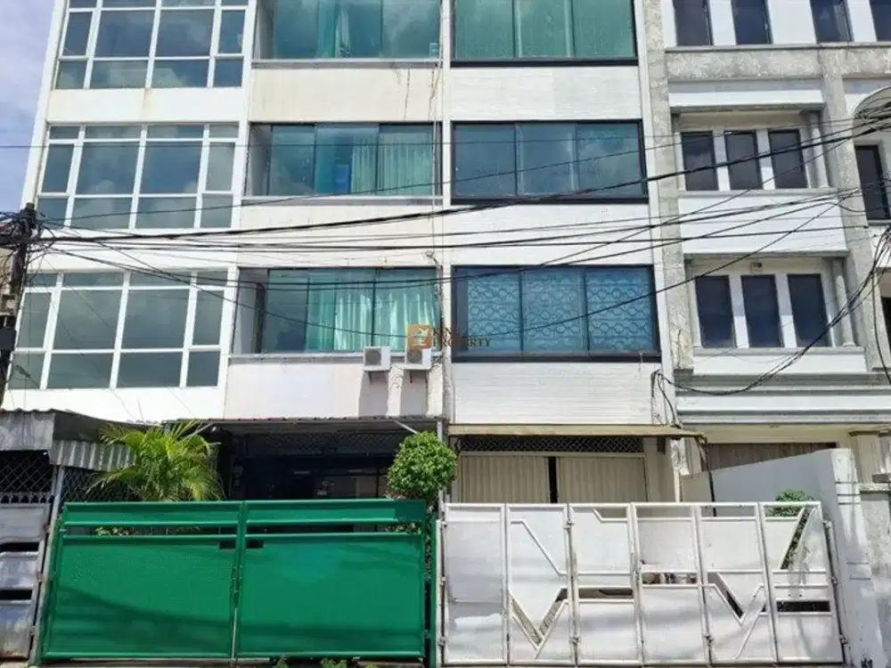 Ruko strategis di pusat bisnis Cideng, cocok untuk kantor, toko, klinik, atau usaha komersial lainnya. Berada di area ramai dan mudah diakses