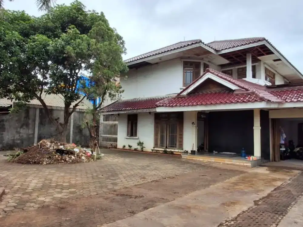 Di Jual Rumah Lama 2 Lantai hitung harga Tanah  610 m2  SHM di Lebak Bulus Jakarta Selatan