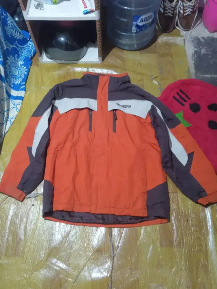Jual jaket tebal ukuran XL masih bagus bgt no minus 80 rb aja