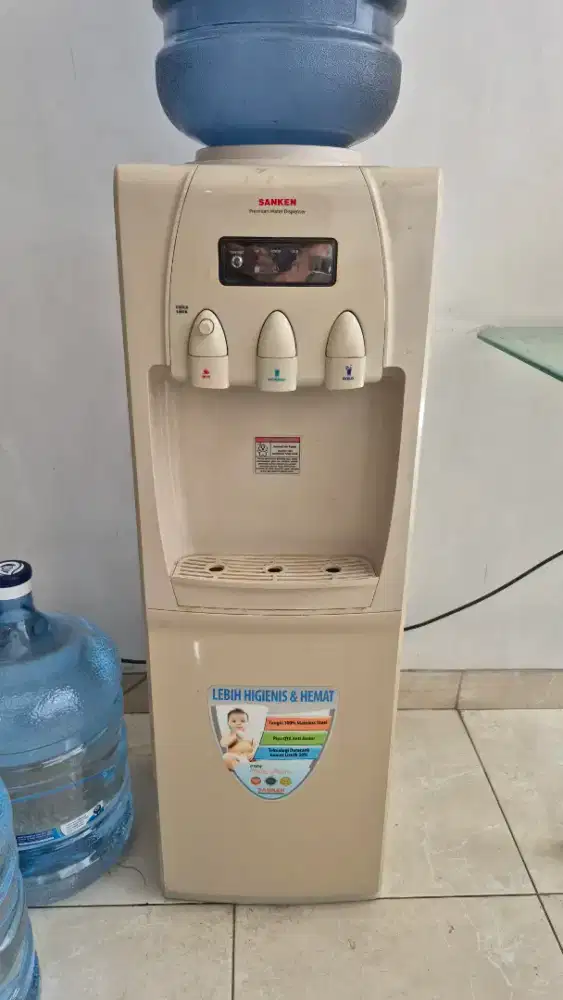 Dispenser Sanken
