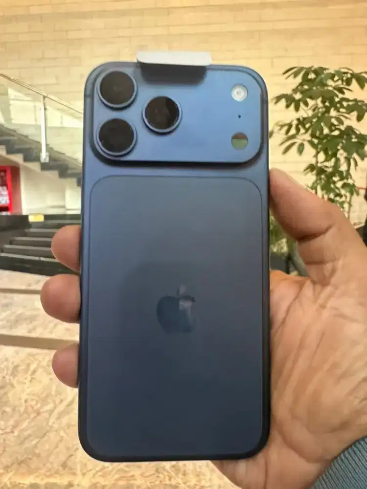 Iphone 17 promax resmi ibox bh 100 cc 61 garansi panjang bisa TT
