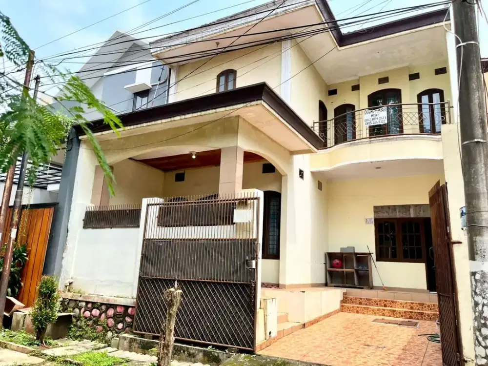 DIJUAL CEPAT RUMAH LUAS 2 LANTAI , HANYA 5 MENIT KE STASIUN CITAYEM, DEPOK