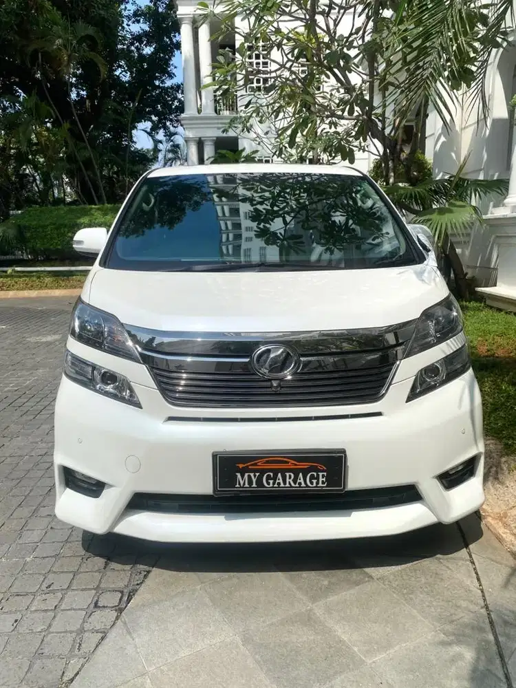 Vellfire Z Premium Sound 2011 Putih km 70.000 Full Original