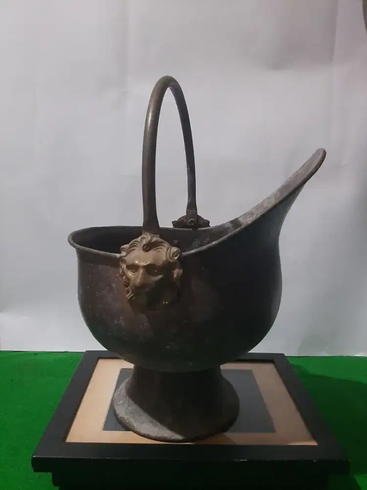 Pajangan antik design unik full kuningan