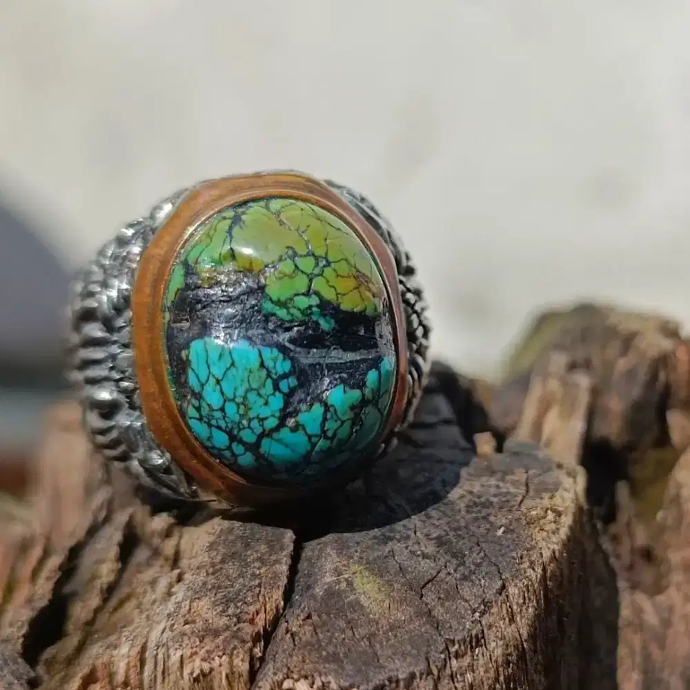 cincin batu pirus hubei lawasan