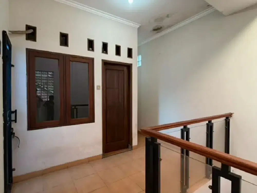 Di Sewakan Rumah 2Lantai 3Kamar SiapHuni di Belacasa Residence DEPOK