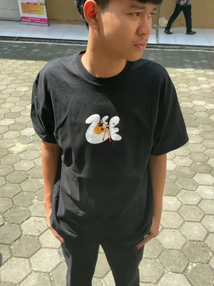 Kaos Limited Edition Erigo x JKT48 Zee Edition
