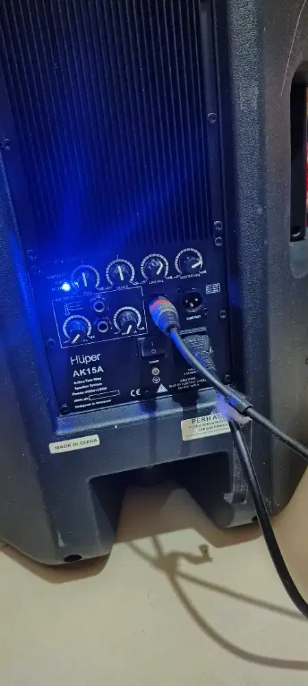 Huper AK15 monitor