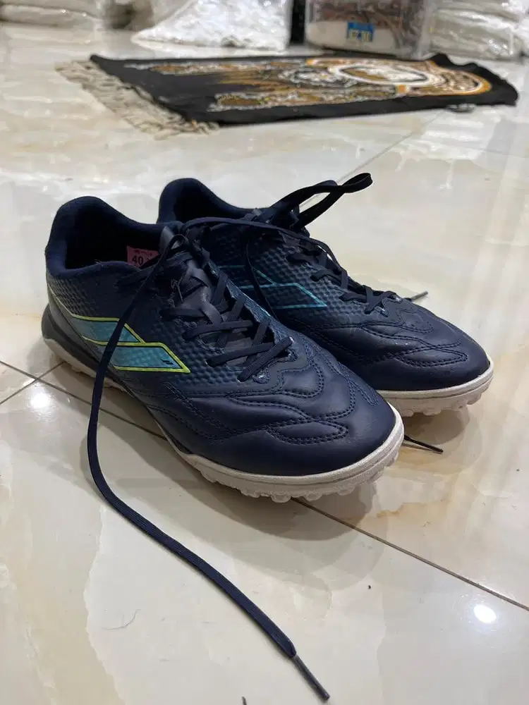 Sepatu Mills Minisoccer
