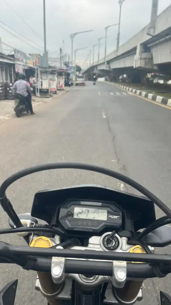 Cari ban crf ori bekas
