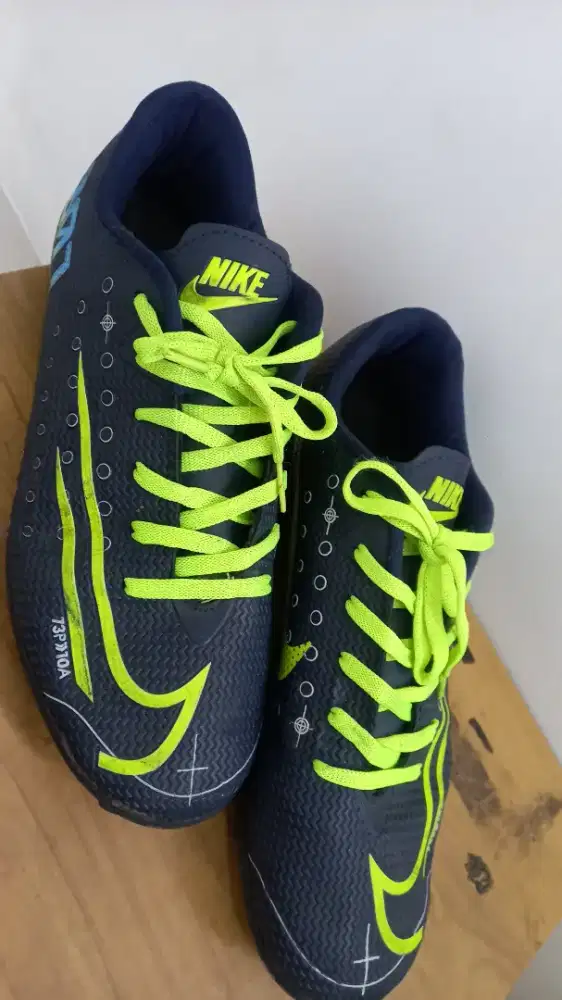 Sepatu minisoccer/sepak bola nike