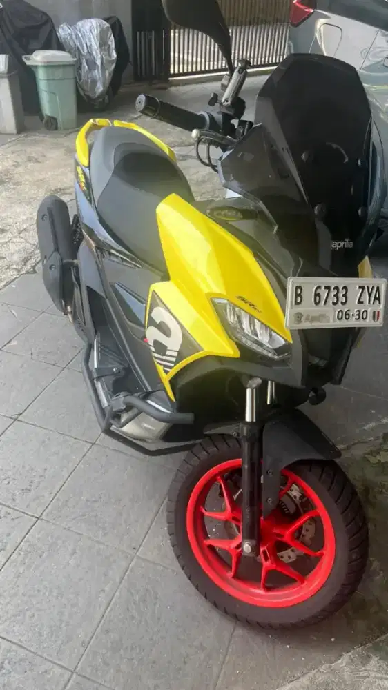 APRILIA SR GT 200 2024