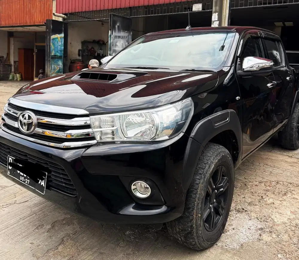Toyota Hilux 2017 double cabin 4x4 manual