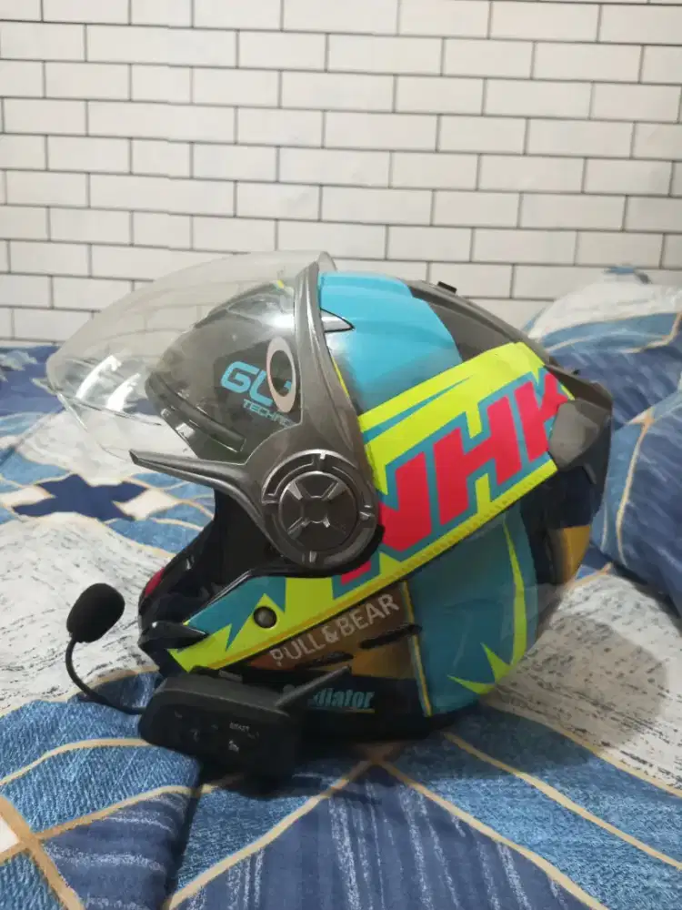 Helm NHK + intercom
