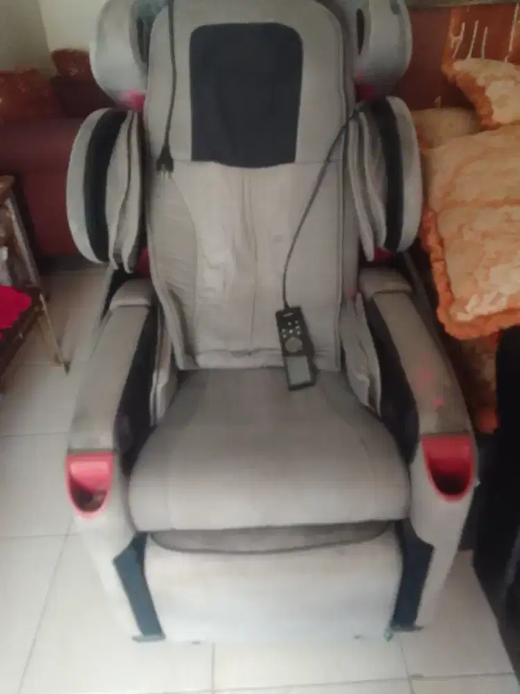 Kursi pijat Osim badan dan kaki