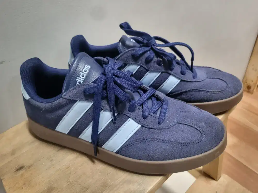 Adidas barreda kalcer sz 44/28 cm