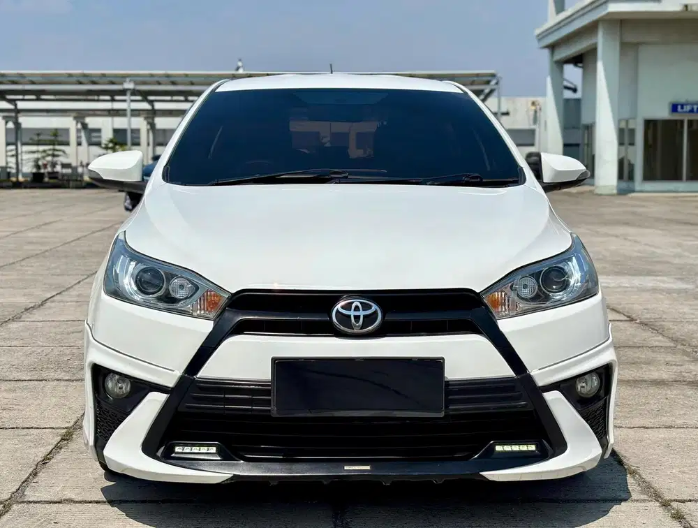 [DP 35JT] TOYOTA YARIS TRD AT 2017 PUTIH ISTIMEWA NIK 2016 MATIC CVT