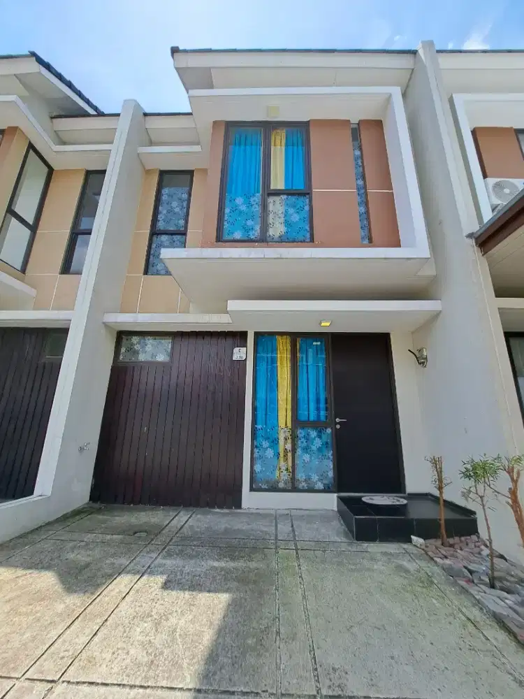 Disewakan Rumah 2 Lantai Full Furnished 28 Jt/Tahun Nego