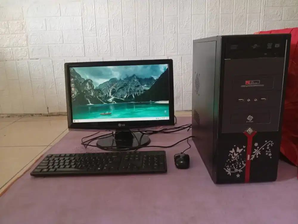 1set Komputer i5, monitor siap pakai