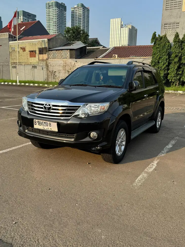 Toyota Fortuner 2012 Bensin