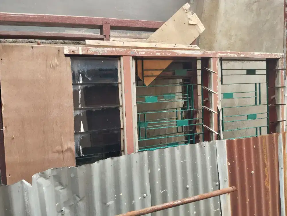 Kusen Jendela dan pintu besi