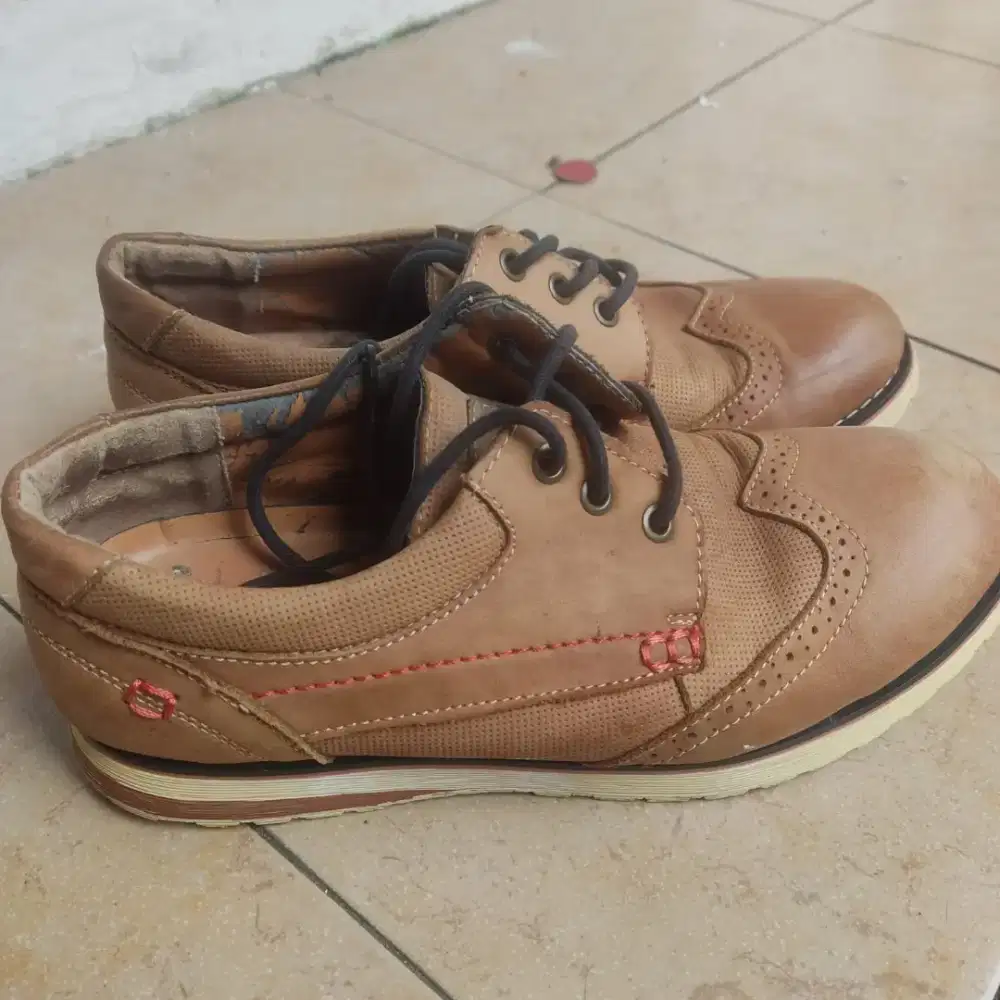 Jual aja sepatu kulit silahkan