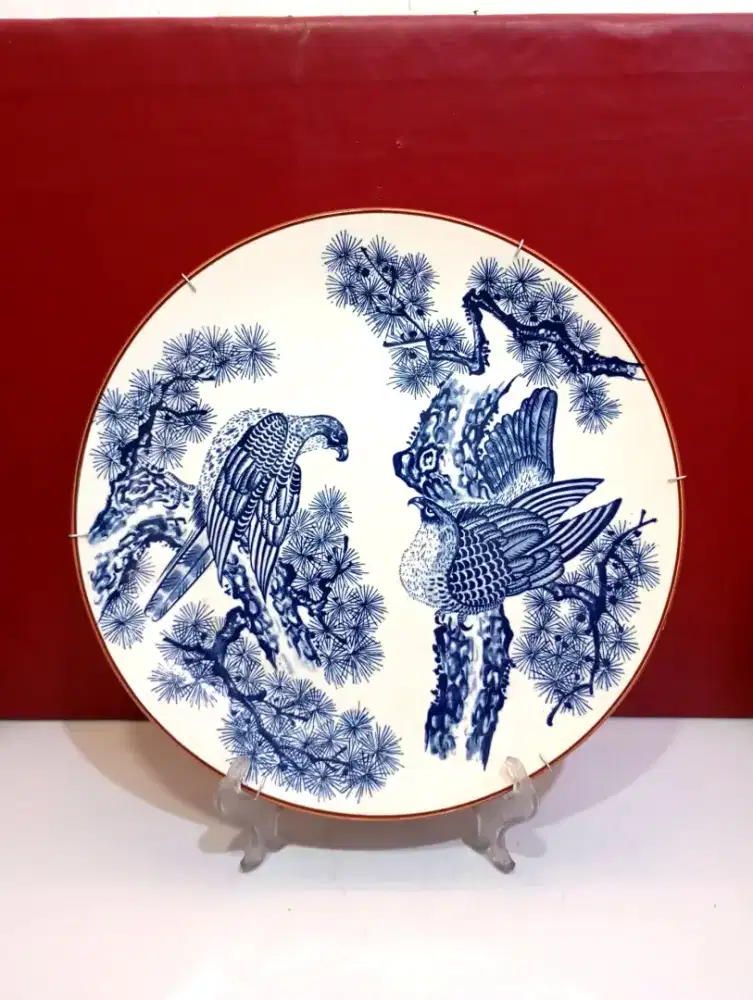 Piring pajangan dinding diameter 31cm.