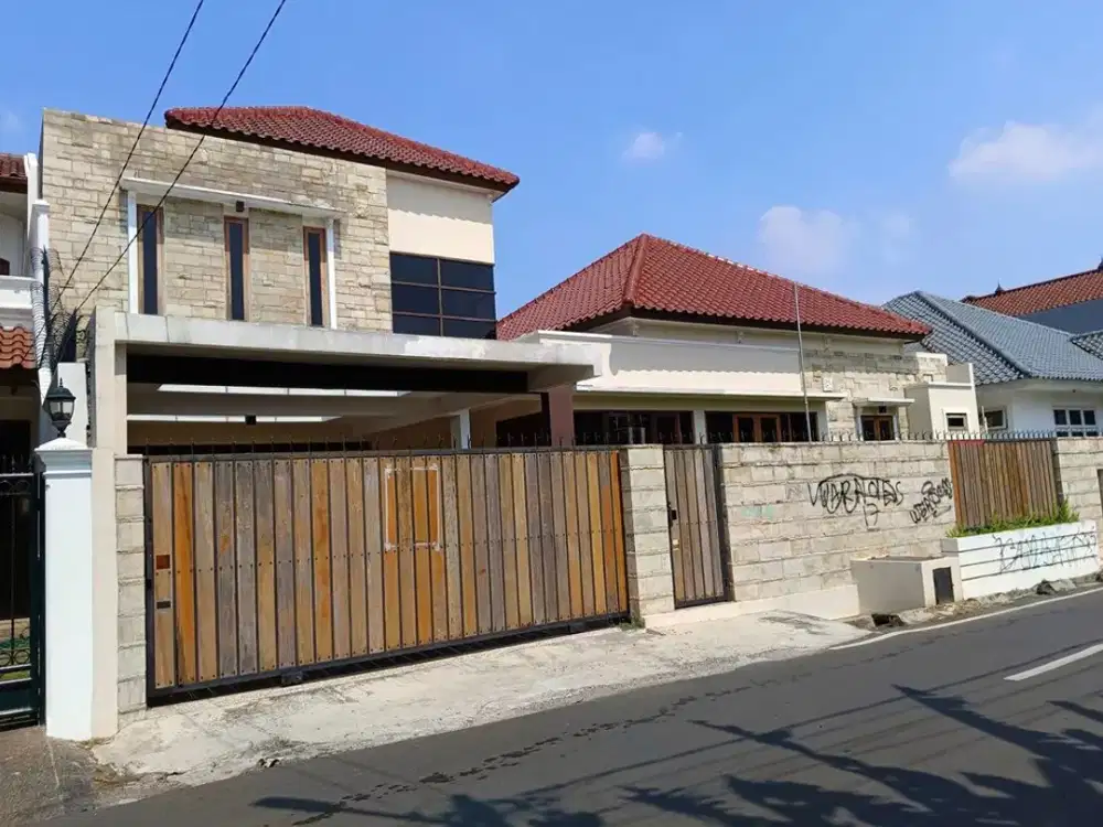 Rumah Komplek Pertamina Rawamangun : 2 Lantai, LT 480 m2, New, Murah