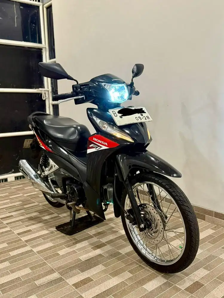 Honda Revo 110 TH 2023 Warna Hitam