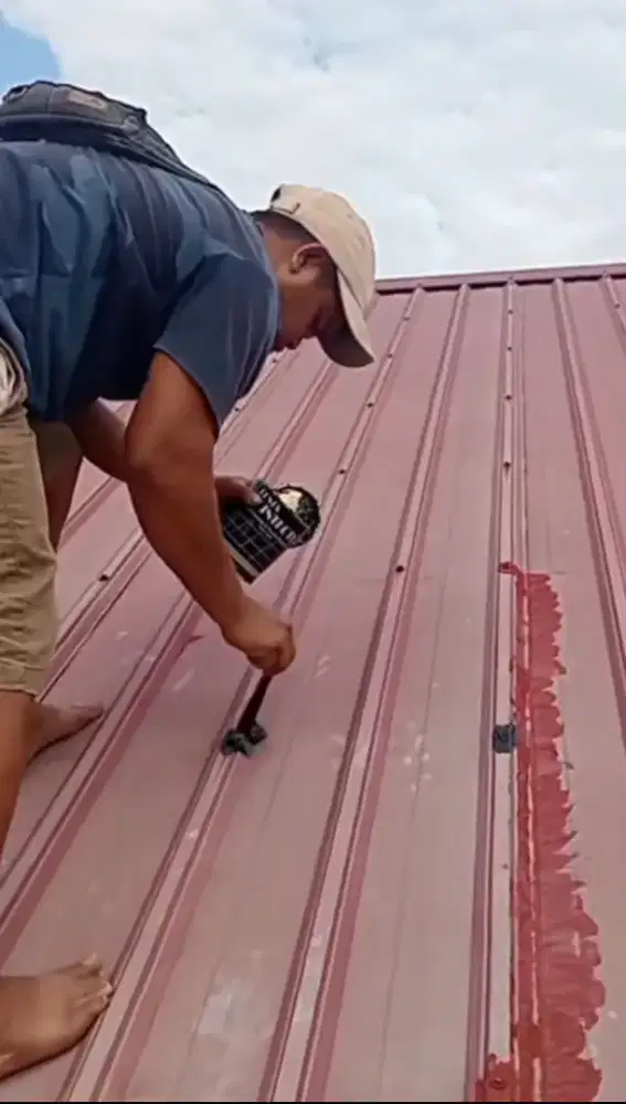 TukanG renovasi atap bocor.plafon dak retak
