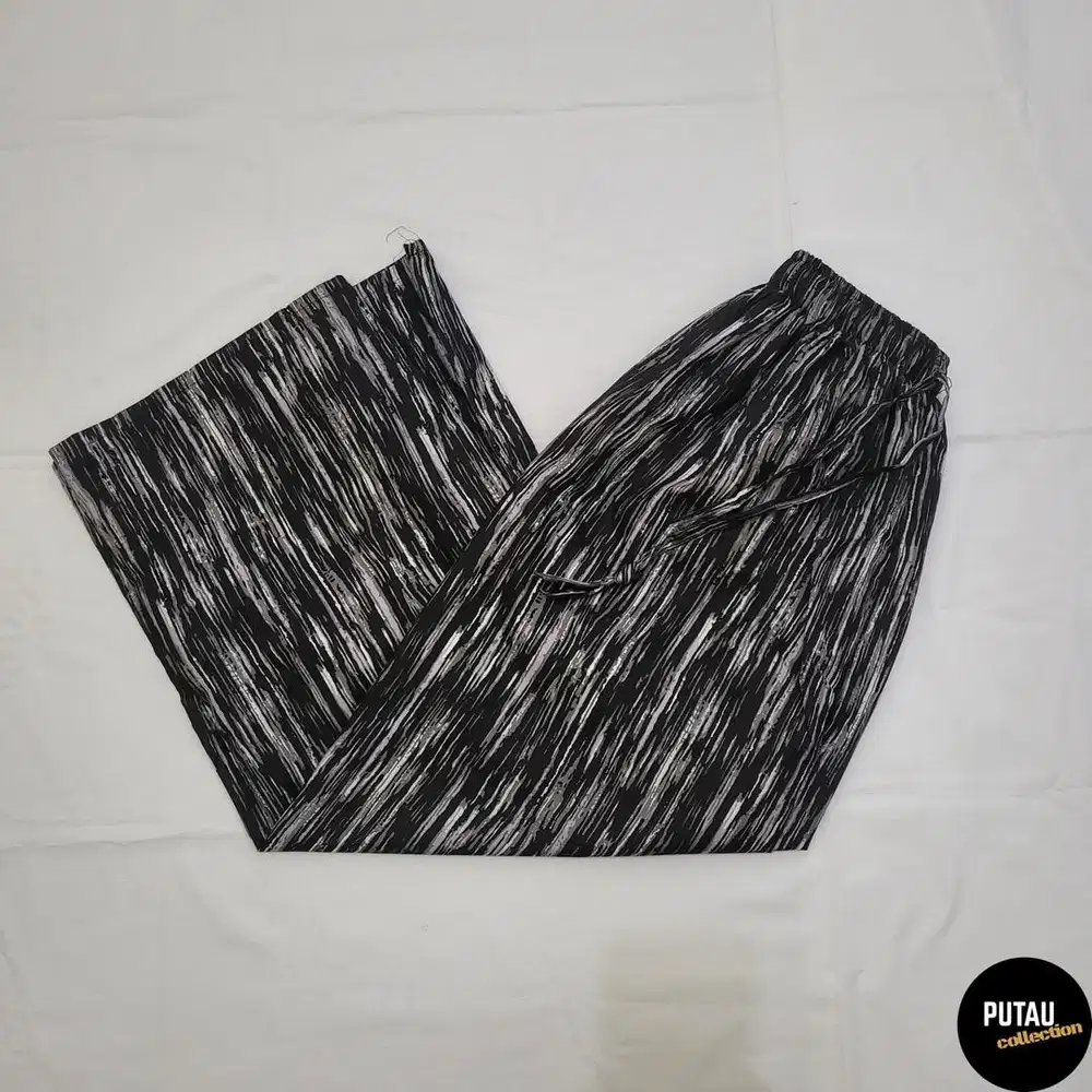 Celana Kulot Hitam Garis-garis
