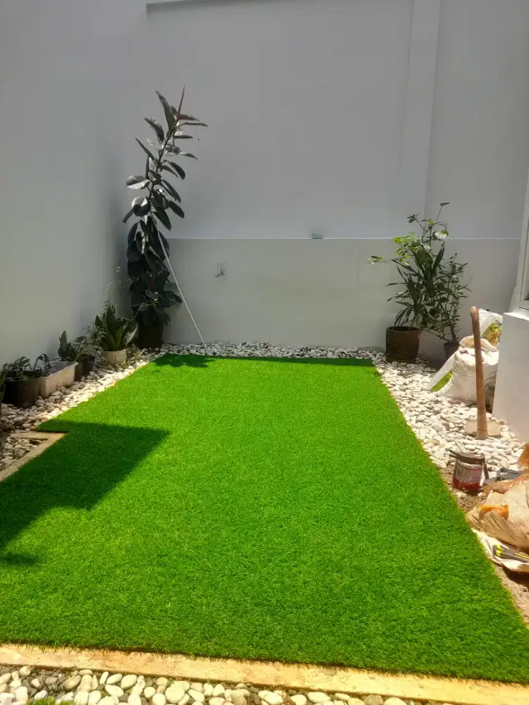 RUMAH DESIGN- RUMAH INDAH DENGAN RUMPUT SINTETIS