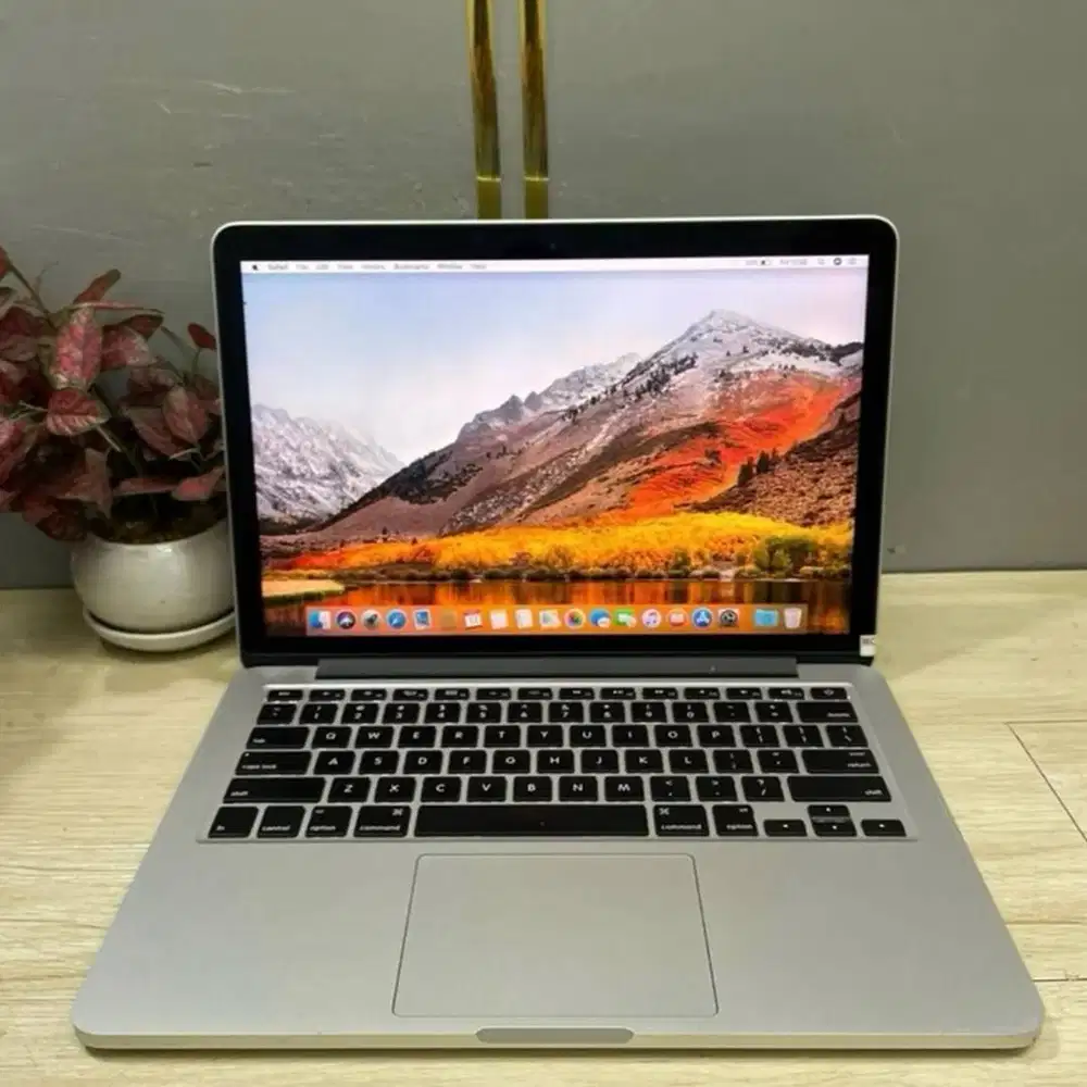 Macbook Air Core i7 2017 Ram 8GB Layar 14inch N-ETM
