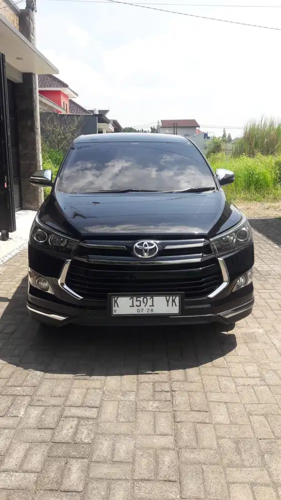 Kijang Innova Venturer Solar A/T