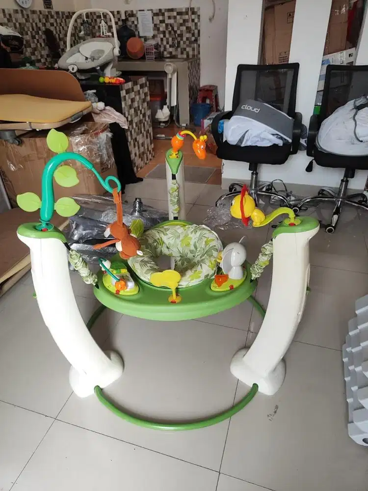 Exersaucer jumping activity