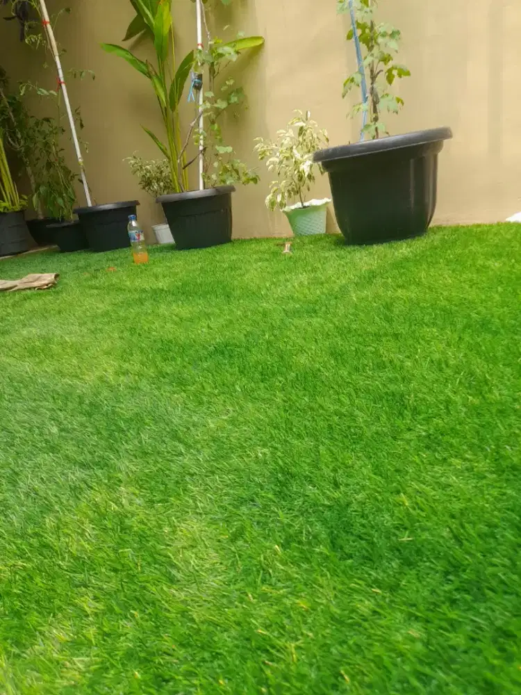 RUMPUT SINTETIS UNTUK BALKON RUMAH OUTDOOR  TUK TAMAN BERMAIN
