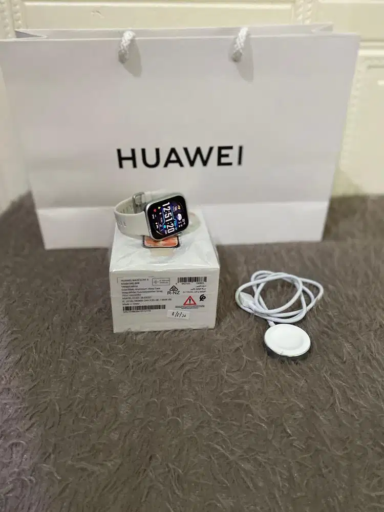 Huawei Watch Fit 5 ( baru buka segel 19 mei 2026 )