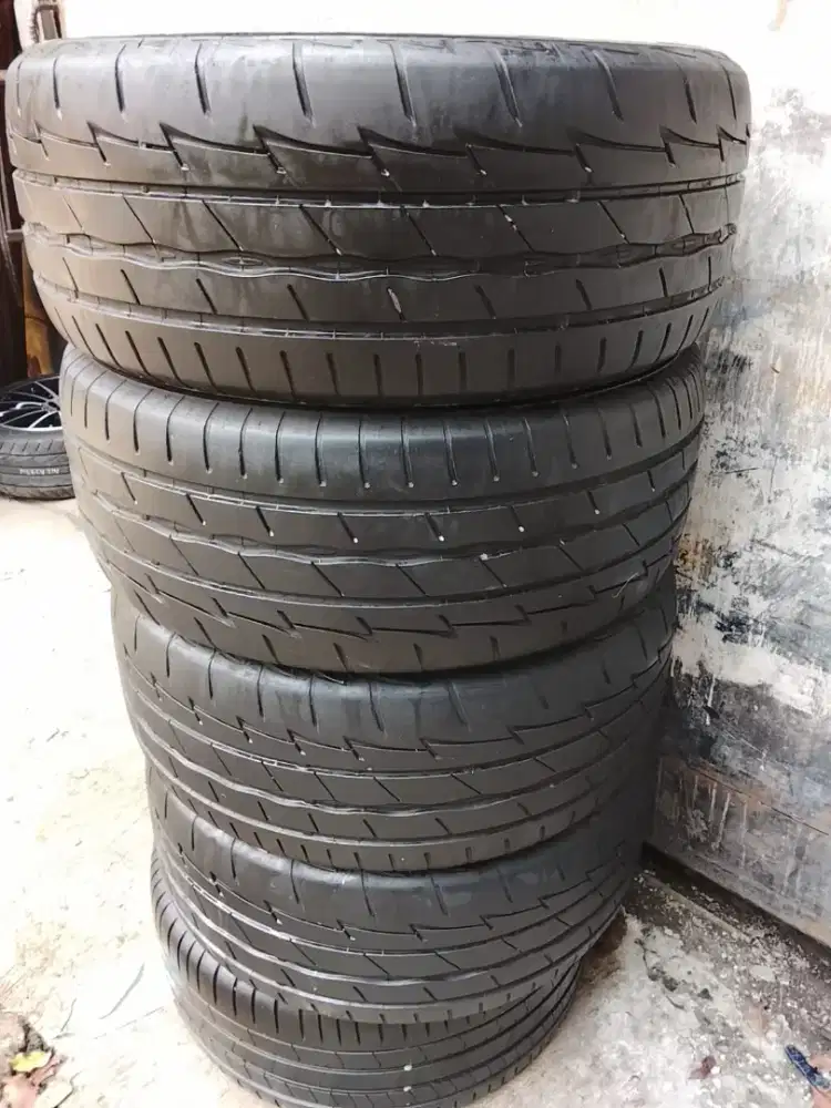 Bridgestone potenza 235 50 Ring 18