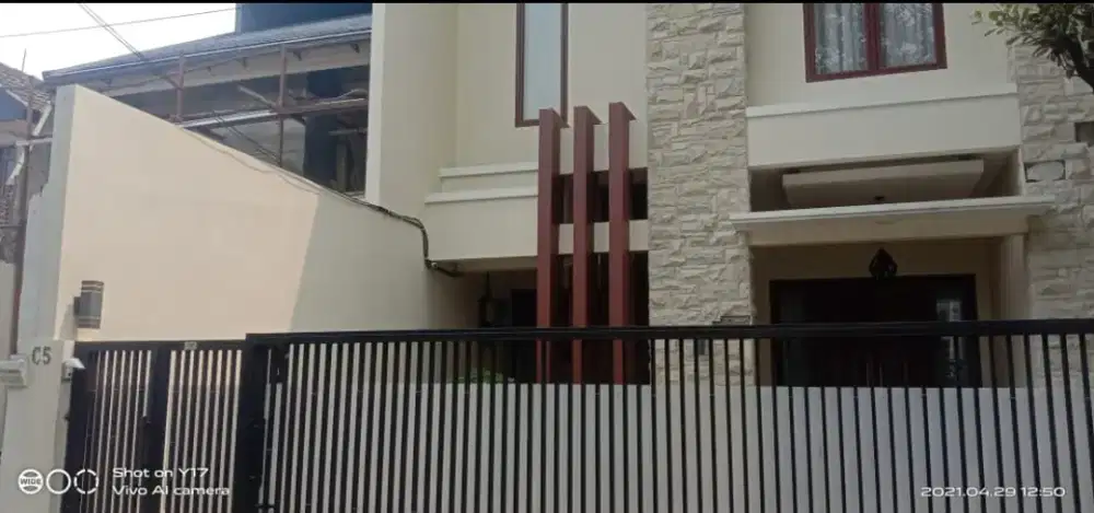 Kost Wanita kamar besar