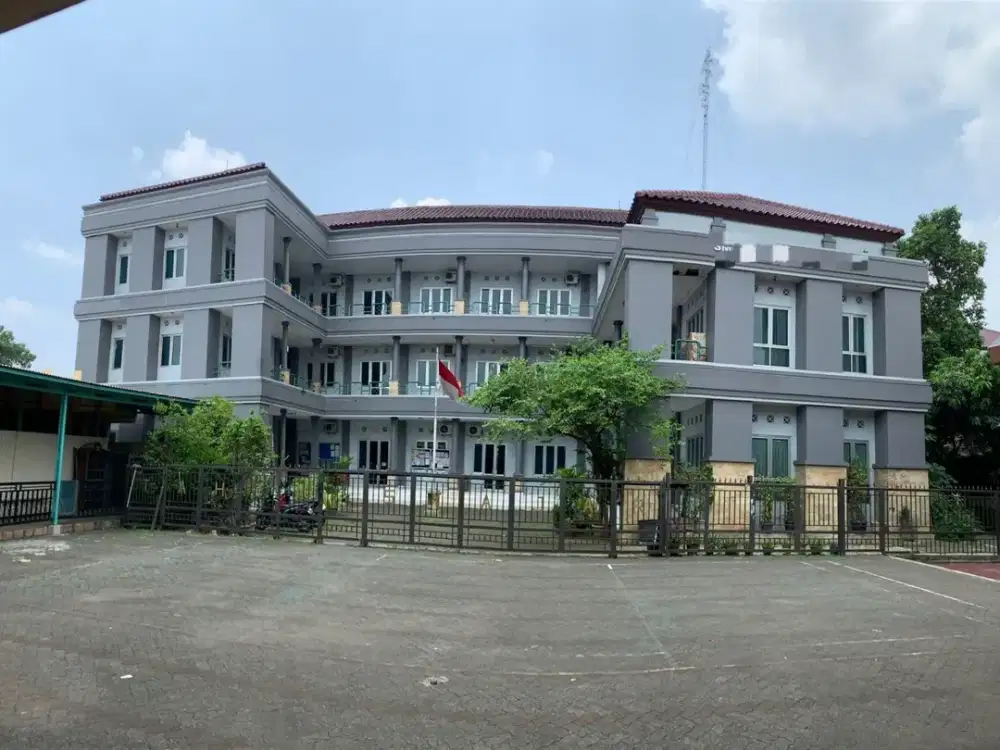Dijual Cepat Gedung Ex Sekolah Hadap Barat di Medan Satria Bekasi