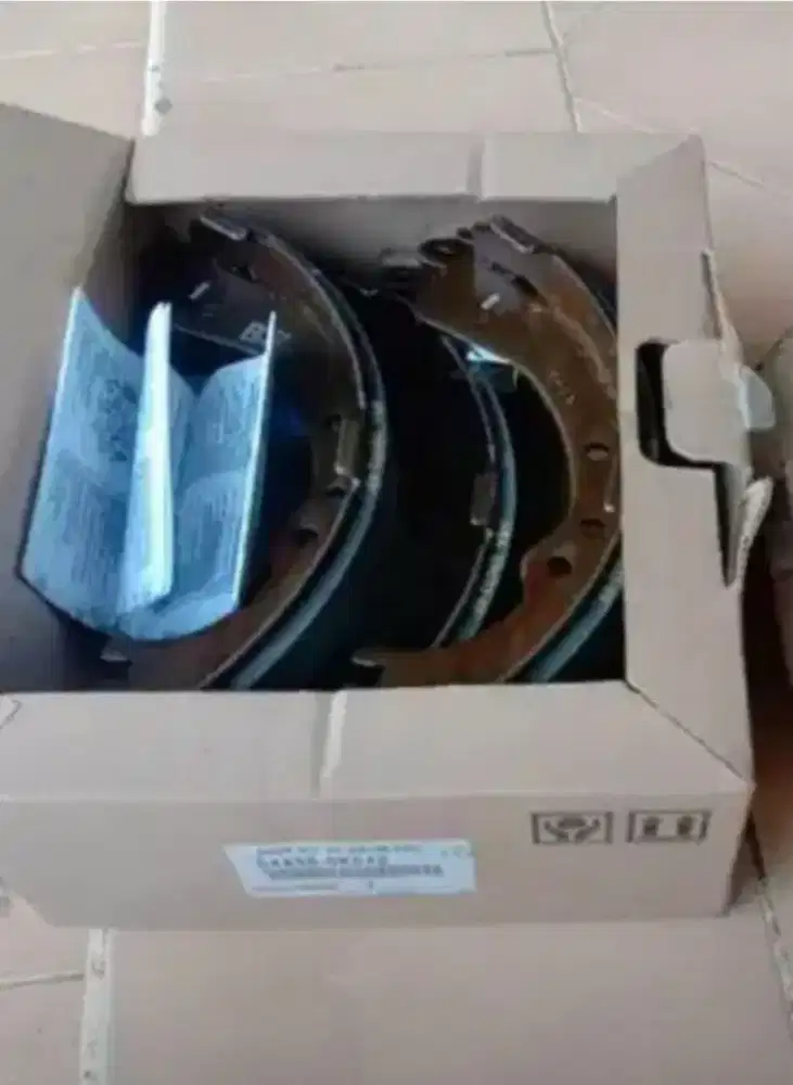 Kampas Rem Belakang Toyota inova 2004 original